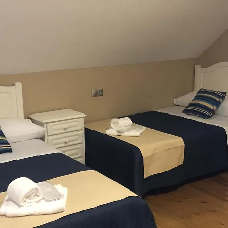 A Casa De Abaixo * Cuntis